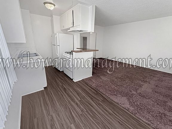 3rd image of 4256 Lindblade Dr #17