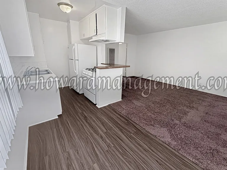 4256 Lindblade — Photo 16