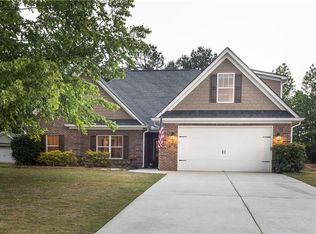 1504 Guthrie Crossing Dr, Loganville, GA 30052