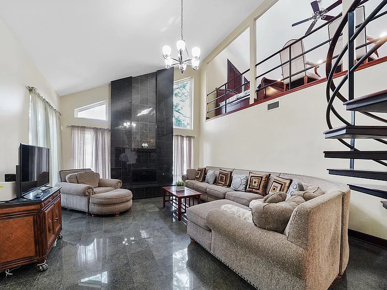 4106 Sun Meadow Dr — Photo 8