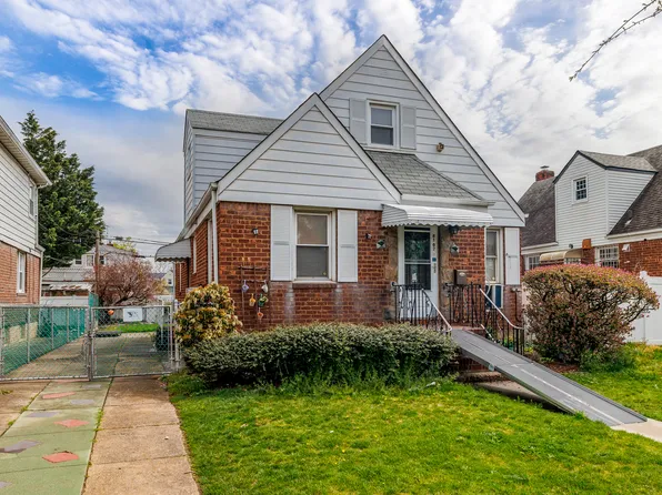 8107 Commonwealth Blvd, Bellerose, NY 11426