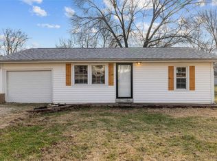 414 E Walnut St, Pacific, MO 63069