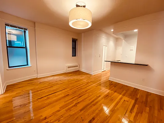 Rented by Metropolis Real Estate of Manhattan | media 1