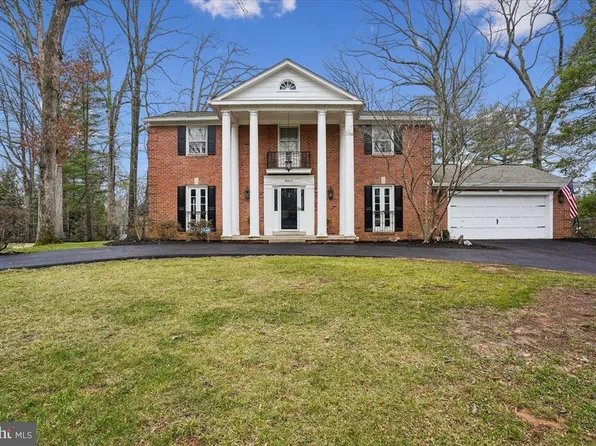 8812 Maxwell Dr, Potomac, MD 20854