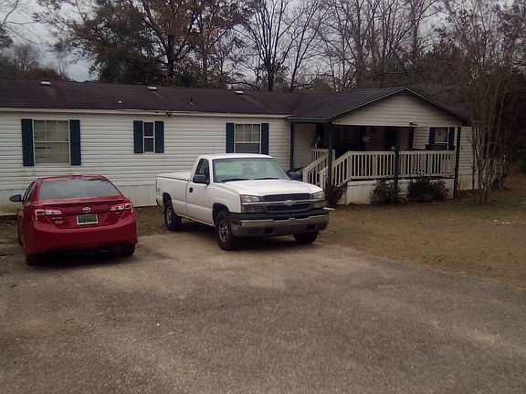 Asphalt parking / Front of 