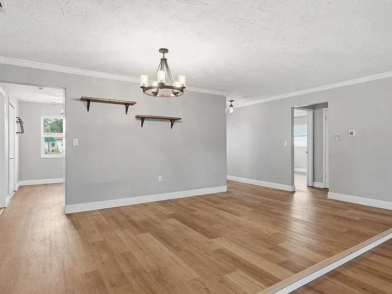 330 Scott Ct — Photo 5