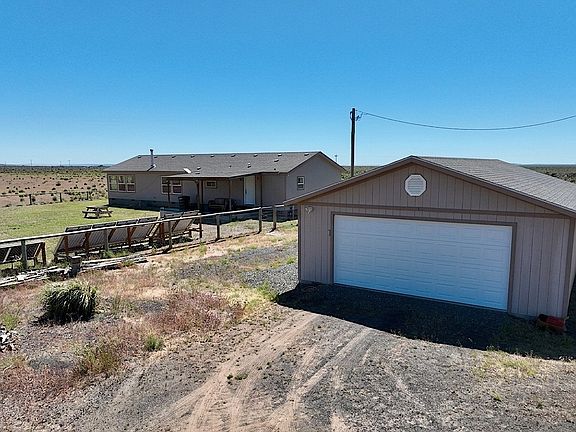 2nd image of 66757 Quincy Rd