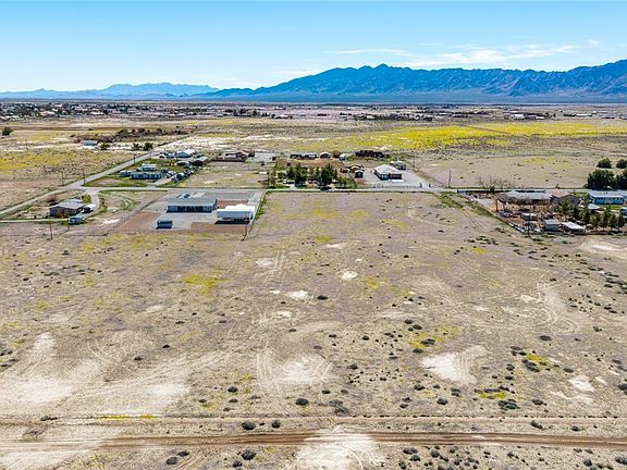 3rd image of 2331 W Flamingo Rd