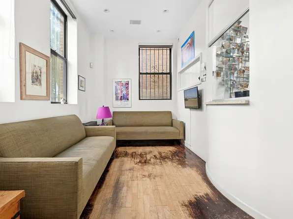 935 Park Avenue image 4 of 10