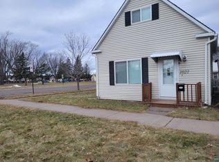 1021 N 8th St, Superior, WI 54880
