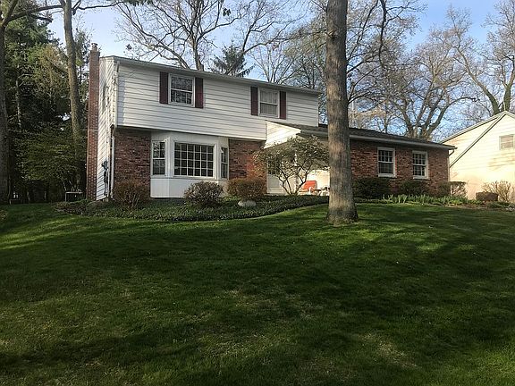 2nd image of 1125 Tanglewood Dr