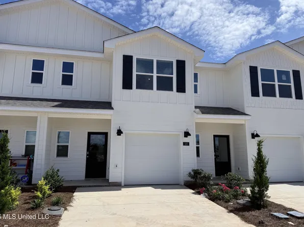 127 Harper Grove Cir, Ocean Springs, MS 39564