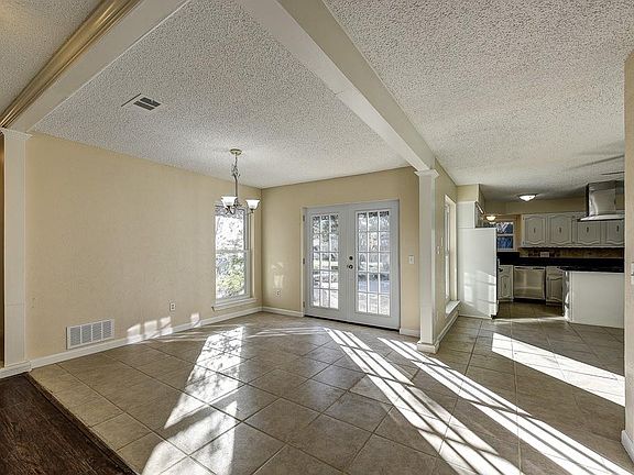 4th image of 3425 Sheffield Cir