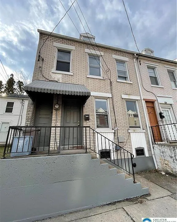 944 W Gordon St