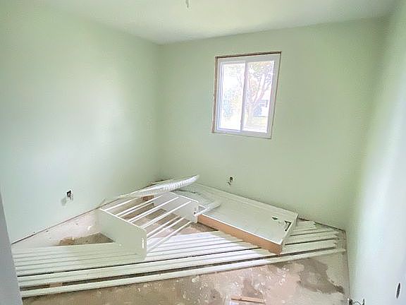 2nd image of 2801 Capehart Dr