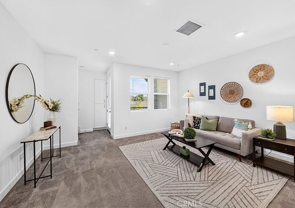 1st image of 249 N Magnolia Ave #3
