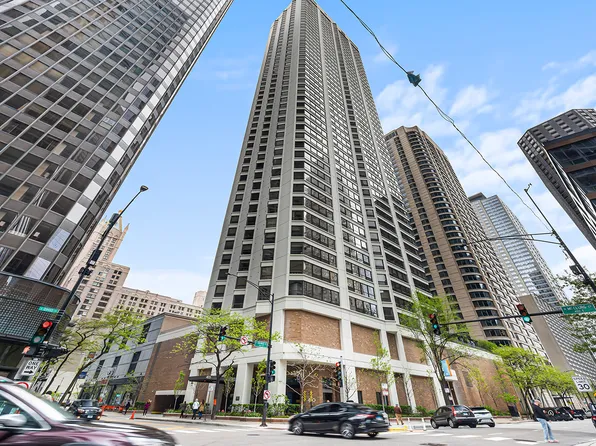 400 E Ohio St APT 1501, Chicago, IL 60611