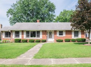 371 Parkside Dr, Sycamore, IL 60178