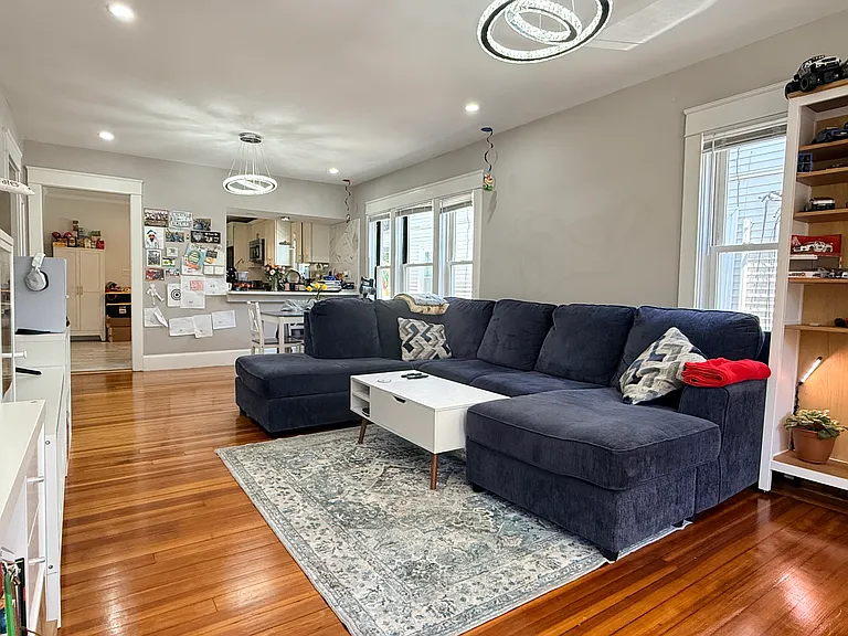 21 Waverly St #1 — Photo 9