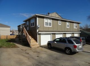 10906 NW Crooked Rd APT C, Parkville, MO 64152