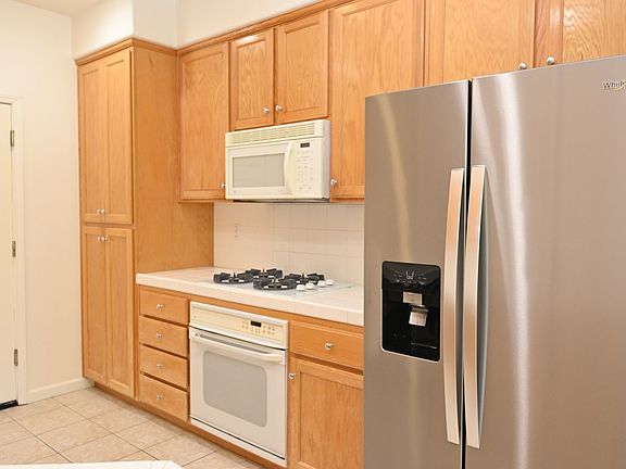 3rd image of 6391 Sussex Ct
