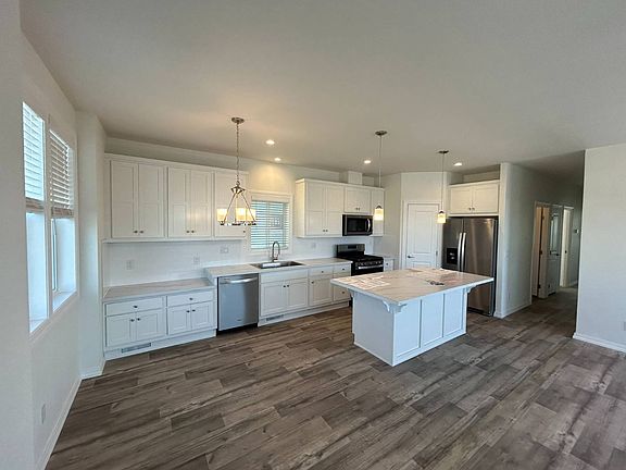 5th image of 3444 W Center St #10