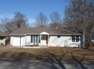 727 Market St, Brookfield, MO 64628