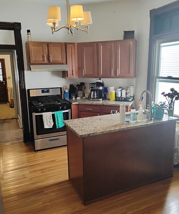 1st image of 120 S Lake Ave #1