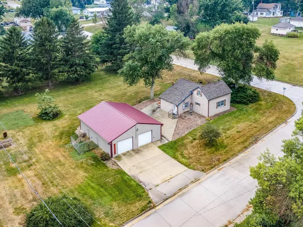 203 Pine Ave, Charter Oak, IA 51439