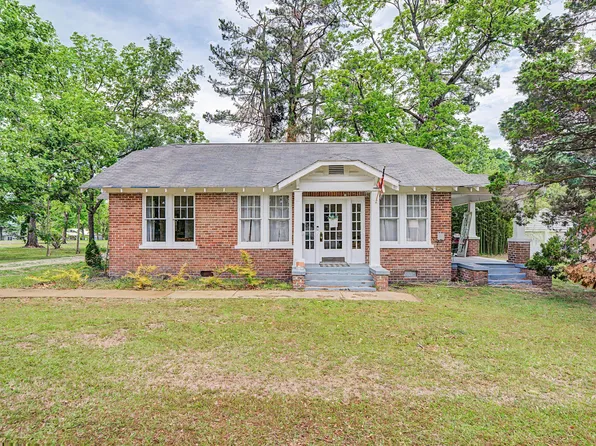 404 S 2nd St, Booneville, MS 38829
