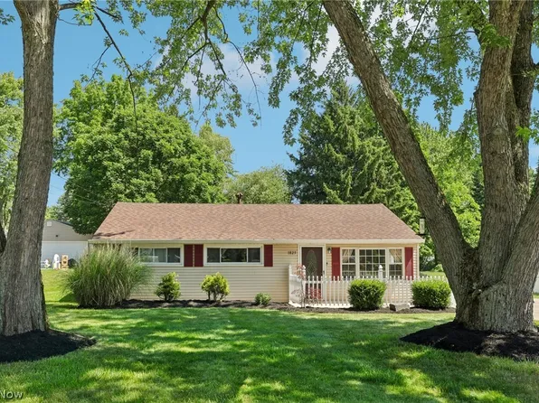1825 Sunview Dr, Twinsburg, OH 44087