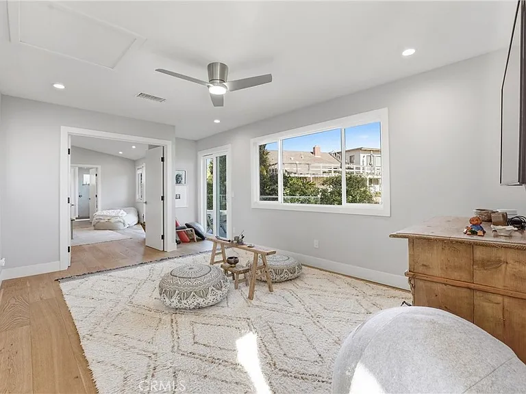 3078 Zell Dr — Photo 9