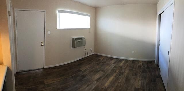 1st image of 411 Elliot St #0