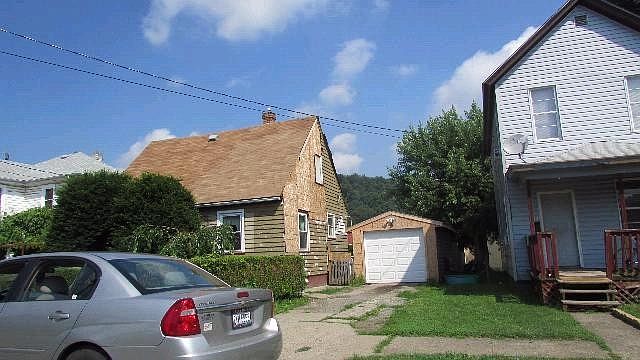 2nd image of 1281 Erie St