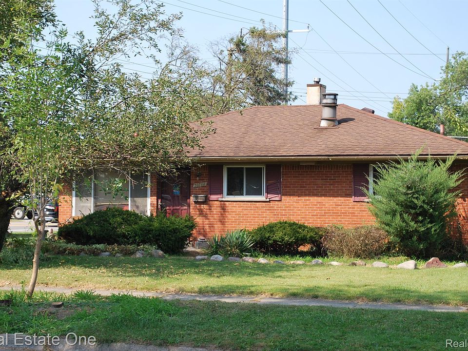 1st image of 32766 Fairchild St