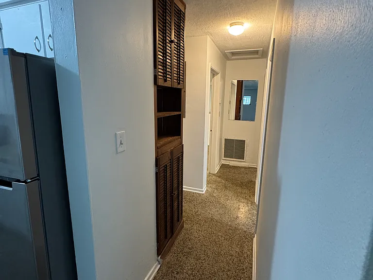 14th Pl — Photo 17