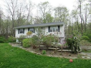 658 Traver Rd, Pleasant Valley, NY 12569