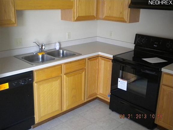3rd image of 650 Sturbridge Dr Unit 15