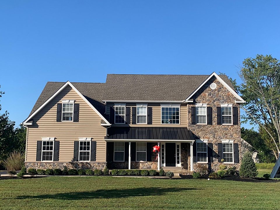Beautiful Home... Move-In Ready!