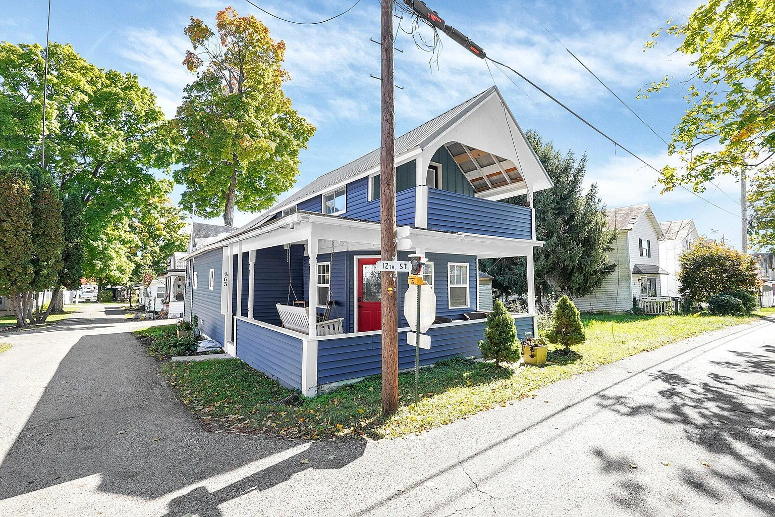 363 12th St photo 1