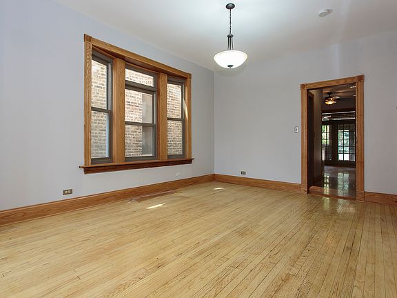 5th image of 2526 N California Ave #2