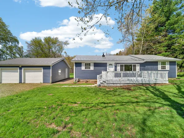 10152 Peach St, Girard, PA 16417