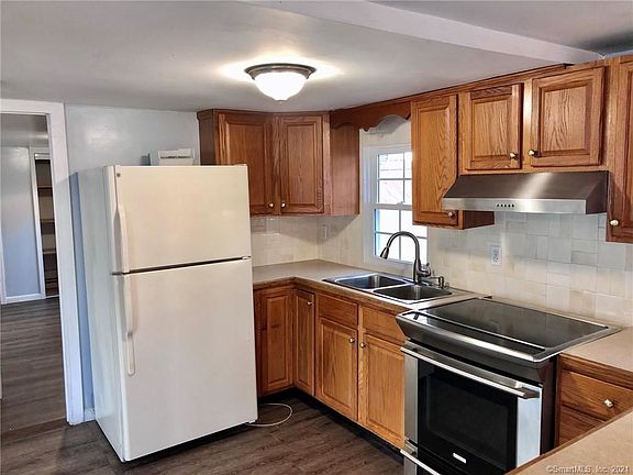 4th image of 525 E Main St Trlr 14