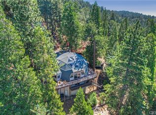 868 Pine Trl, Twin Peaks, CA 92391
