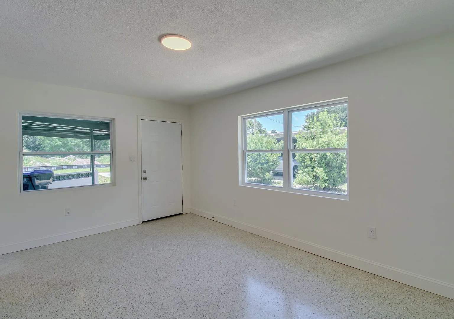 1618 Indiana Ave — Photo 3