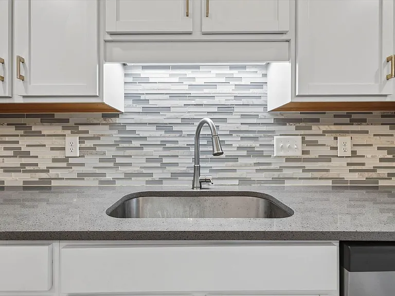 513 Herman Dr — Photo 17