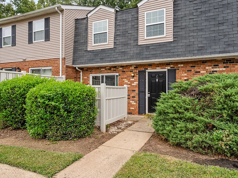 Woodland Creek Townhomes and Apartments