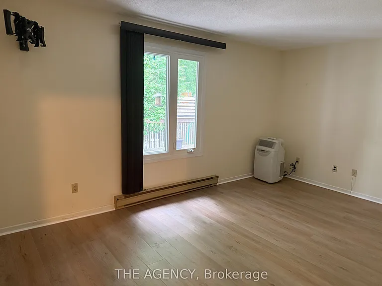 323 Waratah Ave — Photo 26