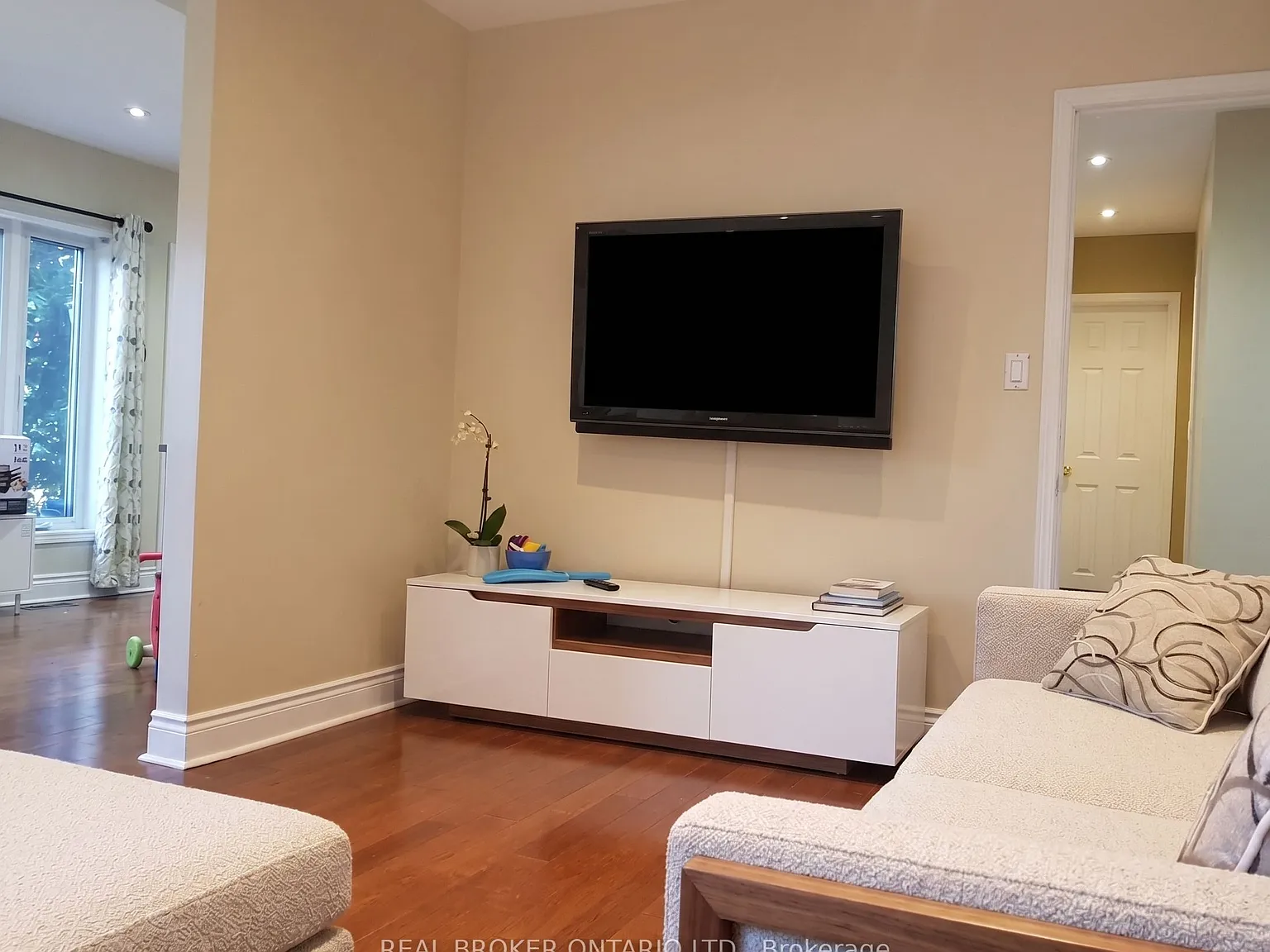 2 bed, $2,200 — Photo 3