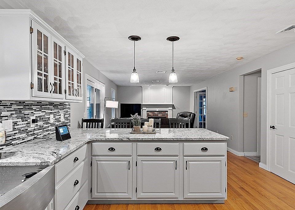 41 Maple St, Pepperell, MA 01463 Zillow